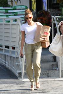 Eva Mendes feet photo thumbnail