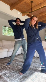 Ashley Tisdale feet photo thumbnail