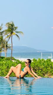 Kino MacGregor feet photo thumbnail