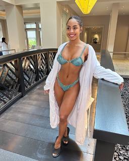 Qimmah Russo feet photo thumbnail