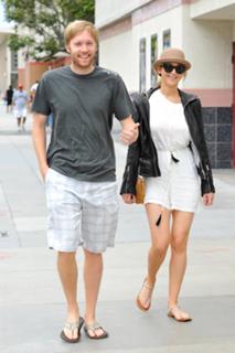 Jennifer Lawrence feet photo thumbnail