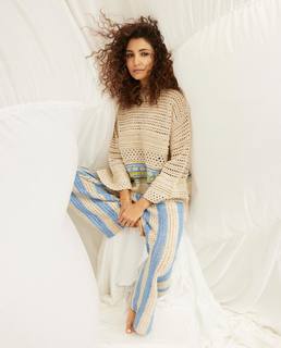 Anushka Sharma feet photo thumbnail