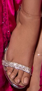 Kriti Sanon feet photo thumbnail