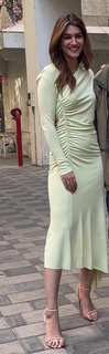 Kriti Sanon feet photo thumbnail