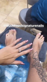 Victoria Waldrip feet photo thumbnail