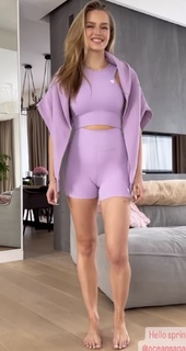 Karolina Pisarek feet photo thumbnail