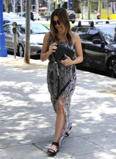 Sophia Bush feet photo thumbnail