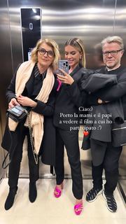 Ludovica Pagani feet photo thumbnail
