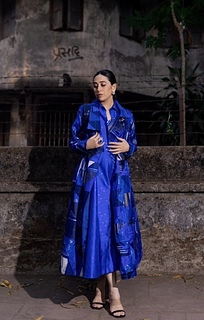 Karisma Kapoor feet photo thumbnail