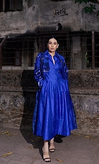 Karisma Kapoor feet photo thumbnail