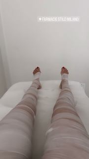 Ludovica Pagani feet photo thumbnail