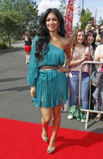 Nicole Scherzinger feet photo thumbnail