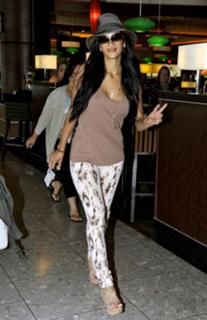 Nicole Scherzinger feet photo thumbnail