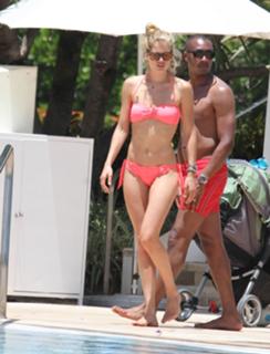 Doutzen Kroes feet photo thumbnail