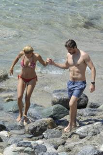 Michelle Hunziker feet photo thumbnail
