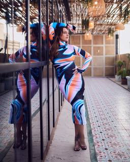 Sonakshi Sinha feet photo thumbnail