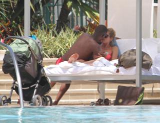 Doutzen Kroes feet photo thumbnail