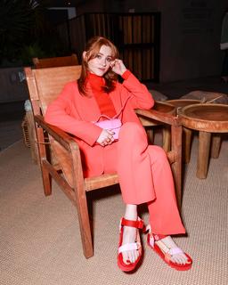 Natalia Dyer feet photo 2