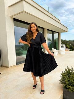Jacqueline Jossa feet photo thumbnail