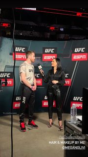 Megan Olivi feet photo thumbnail
