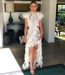 Julie Bowen feet photo thumbnail