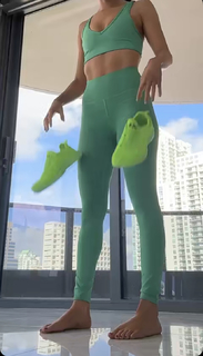 Jen Selter feet photo thumbnail
