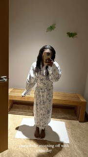 Simone Biles feet photo thumbnail