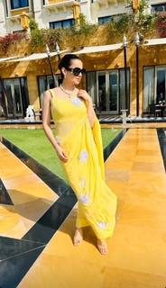 Kangana Ranaut feet photo thumbnail
