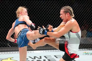 Holly Holm feet photo thumbnail