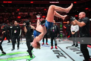 Holly Holm feet photo thumbnail