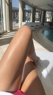 Elisabetta Gregoraci feet photo thumbnail
