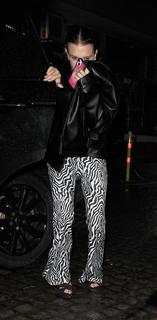 Millie Bobby Brown feet photo thumbnail