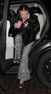 Millie Bobby Brown feet photo thumbnail