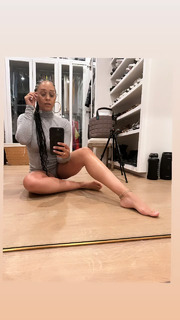 Tia Mowry feet photo thumbnail