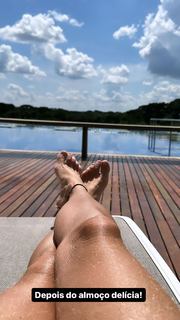 Adriane Galisteu feet photo thumbnail