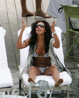 Mel B feet photo thumbnail