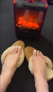 Heidi Klum feet photo thumbnail