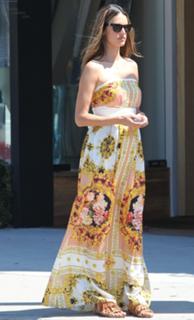 Alessandra Ambrosio feet photo thumbnail