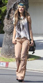 Alessandra Ambrosio feet photo thumbnail