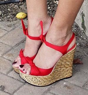 Rihanna feet photo thumbnail