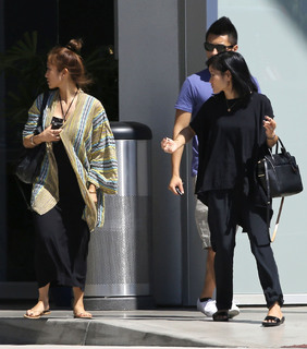 Brenda Song feet photo thumbnail