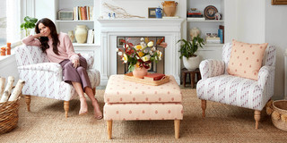 Minnie Driver feet photo thumbnail