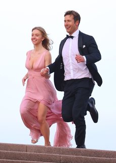 Sydney Sweeney feet photo thumbnail