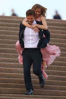 Sydney Sweeney feet photo thumbnail