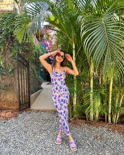 Jamie Chung feet photo thumbnail