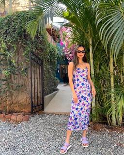 Jamie Chung feet photo thumbnail