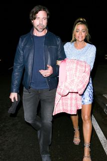Denise Richards feet photo thumbnail