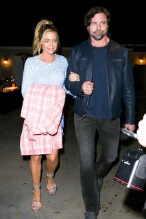 Denise Richards feet photo thumbnail