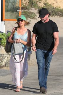 Denise Richards feet photo thumbnail