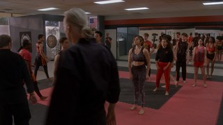 Peyton List feet photo thumbnail